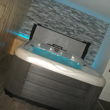 Du Jardin Eden Option Jacuzzi Prive * Chaumont (Haute-Marne)